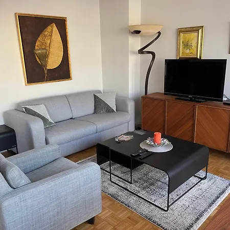 Triangle D Or Champs Elysees *