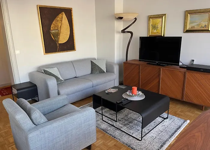 Triangle D Or Champs Elysees *