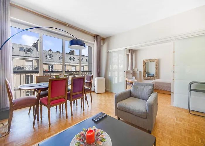 Triangle D Or Champs Elysees * Paris